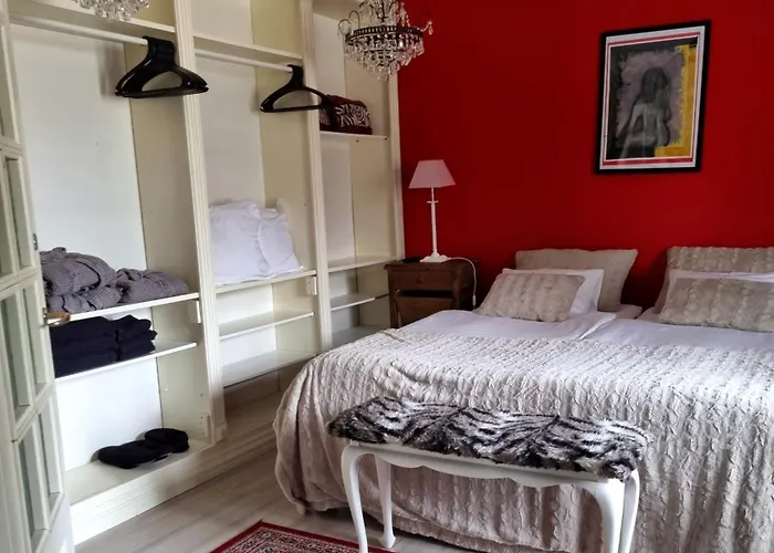 Wanha Neuvola Guesthouse